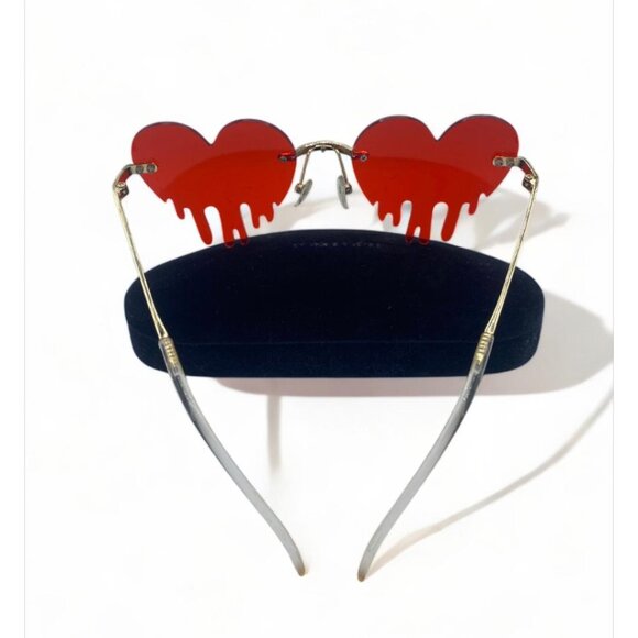 VIVID VIBES - Trendsetter Heart-Shaped Tassel Sunglasses - Picture 3 of 5